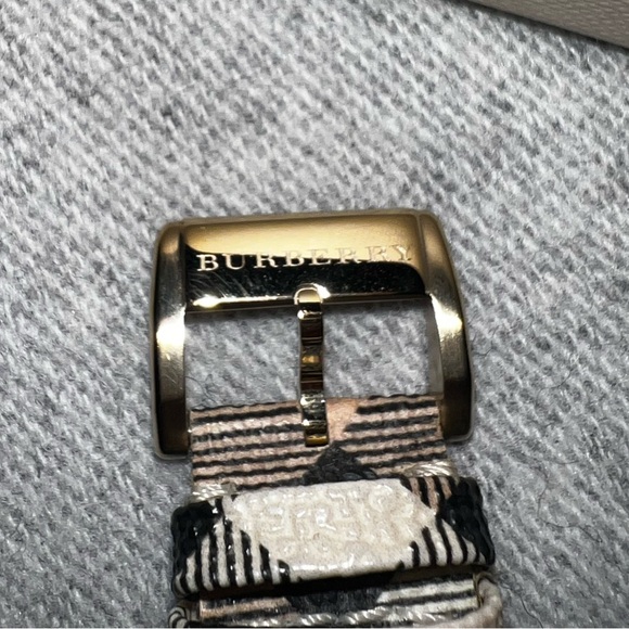 Authentic Burberry Watch, 36 mm, pattern ⏱️⌚️ - Picture 7 of 8